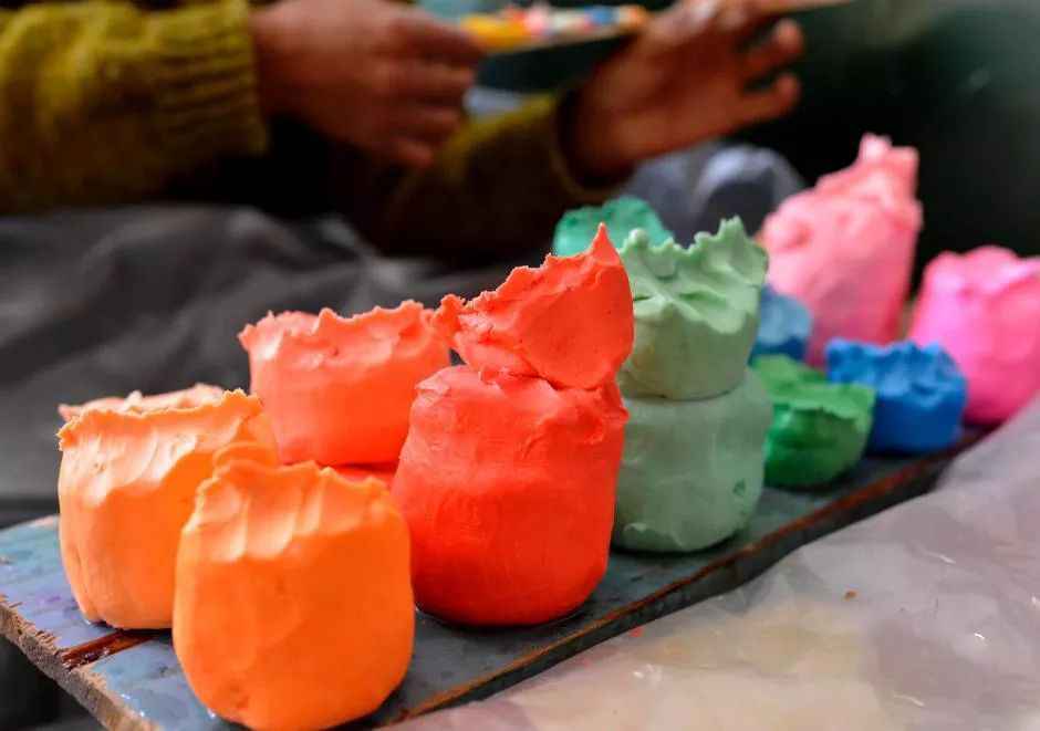 西藏热浸涂塑钢管批发 西藏仁布酥油花：冰水揉搓百斤酥油，造就绝美艺术