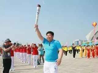 钢铁巨无霸震撼上市！70后创始人誓言3000万吨目标，剑指全球管业第一雄狮