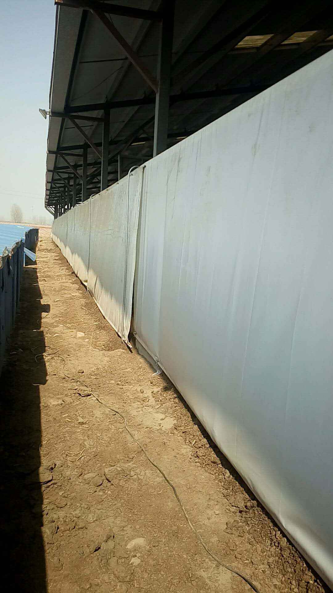 猪场卷帘布:高性能选择与专业推荐 猪场卷帘布:高性能选择与专业推荐