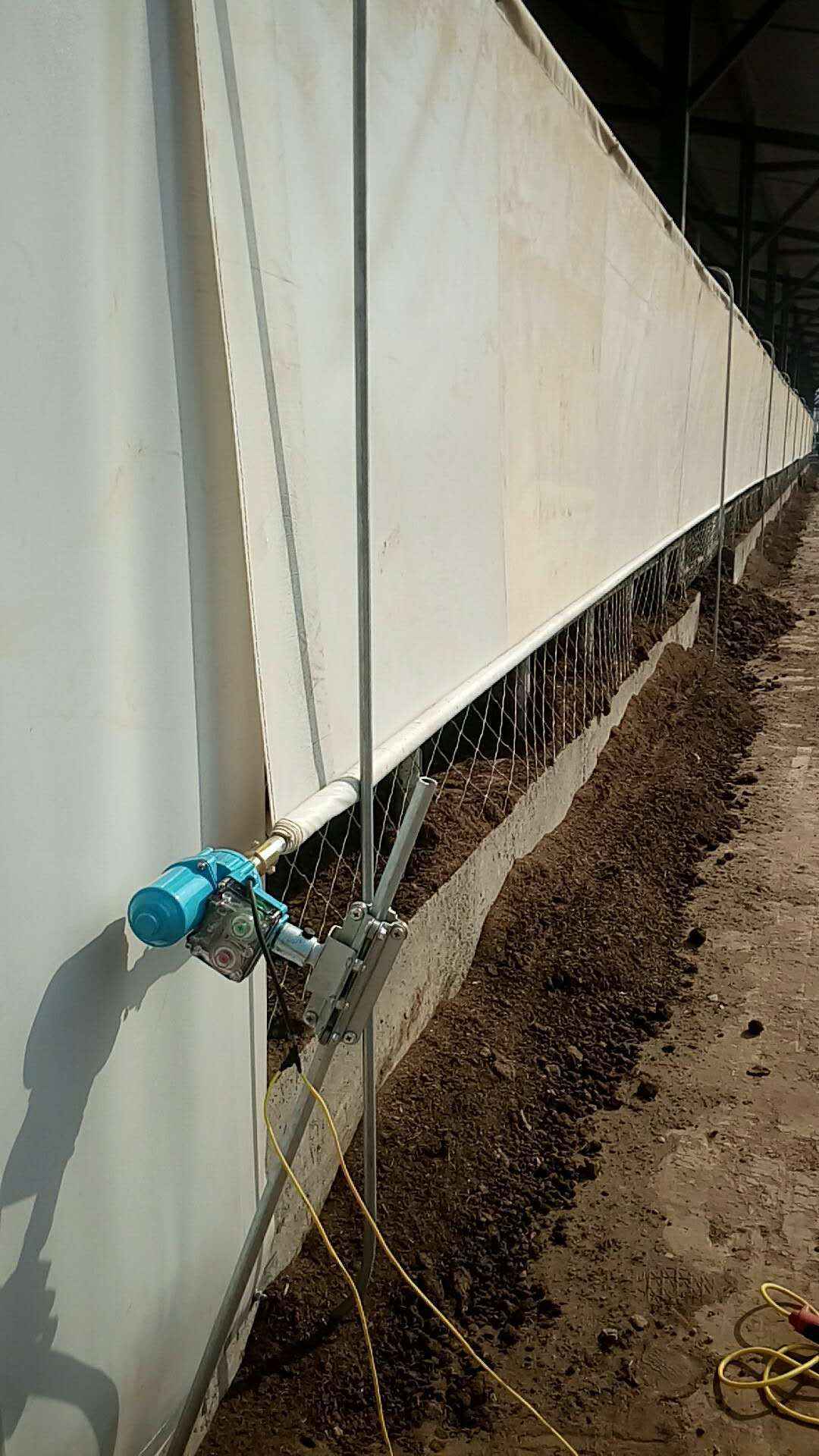 猪场卷帘布:高性能选择与专业推荐 猪场卷帘布:高性能选择与专业推荐