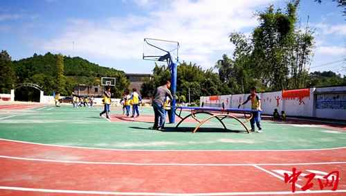 肇庆热浸塑涂塑钢管批发 怀集七甲村脱贫攻坚 中铁广州局彰显担当 肇庆热浸塑涂塑钢管批发 怀集七甲村脱贫攻坚 中铁广州局彰显担当