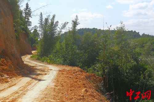 肇庆热浸塑涂塑钢管批发 怀集七甲村脱贫攻坚 中铁广州局彰显担当 肇庆热浸塑涂塑钢管批发 怀集七甲村脱贫攻坚 中铁广州局彰显担当