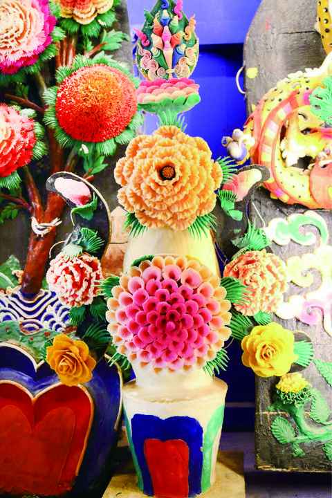 酥油花：冰点绽放的奇幻艺术瑰宝