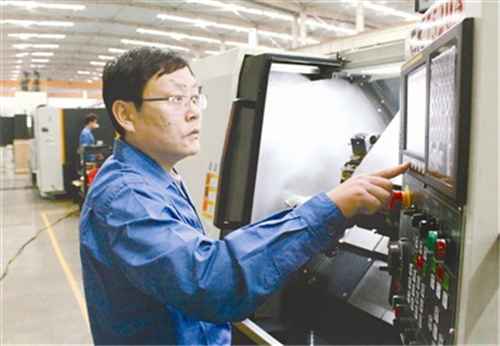 电力维管 “架炮”“排骨”“拆弹”……这些班组里的行话,能看懂的都是老师傅 电力维管 “架炮”“排骨”“拆弹”……这些班组里的行话,能看懂的都是老师傅