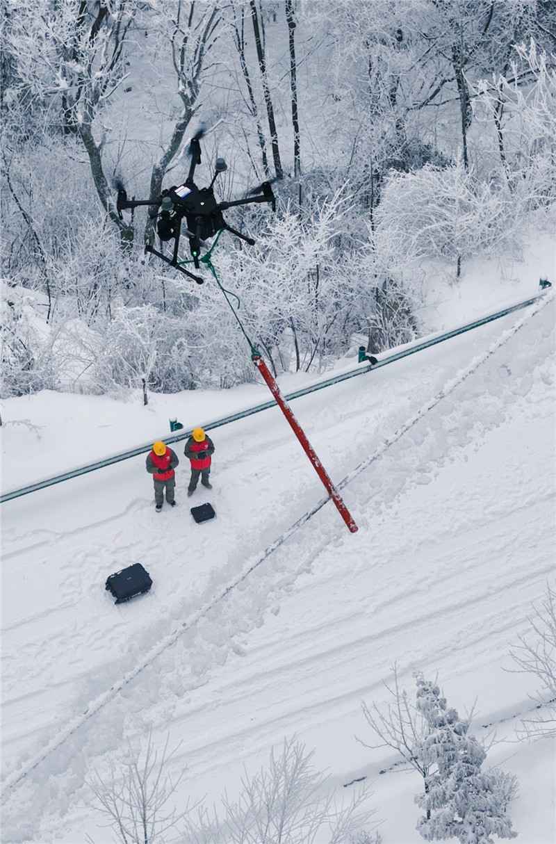 电力管道断面融冰保卫战:国网湖北电力多措并举保障电网安全 电力管道断面融冰保卫战:国网湖北电力多措并举保障电网安全