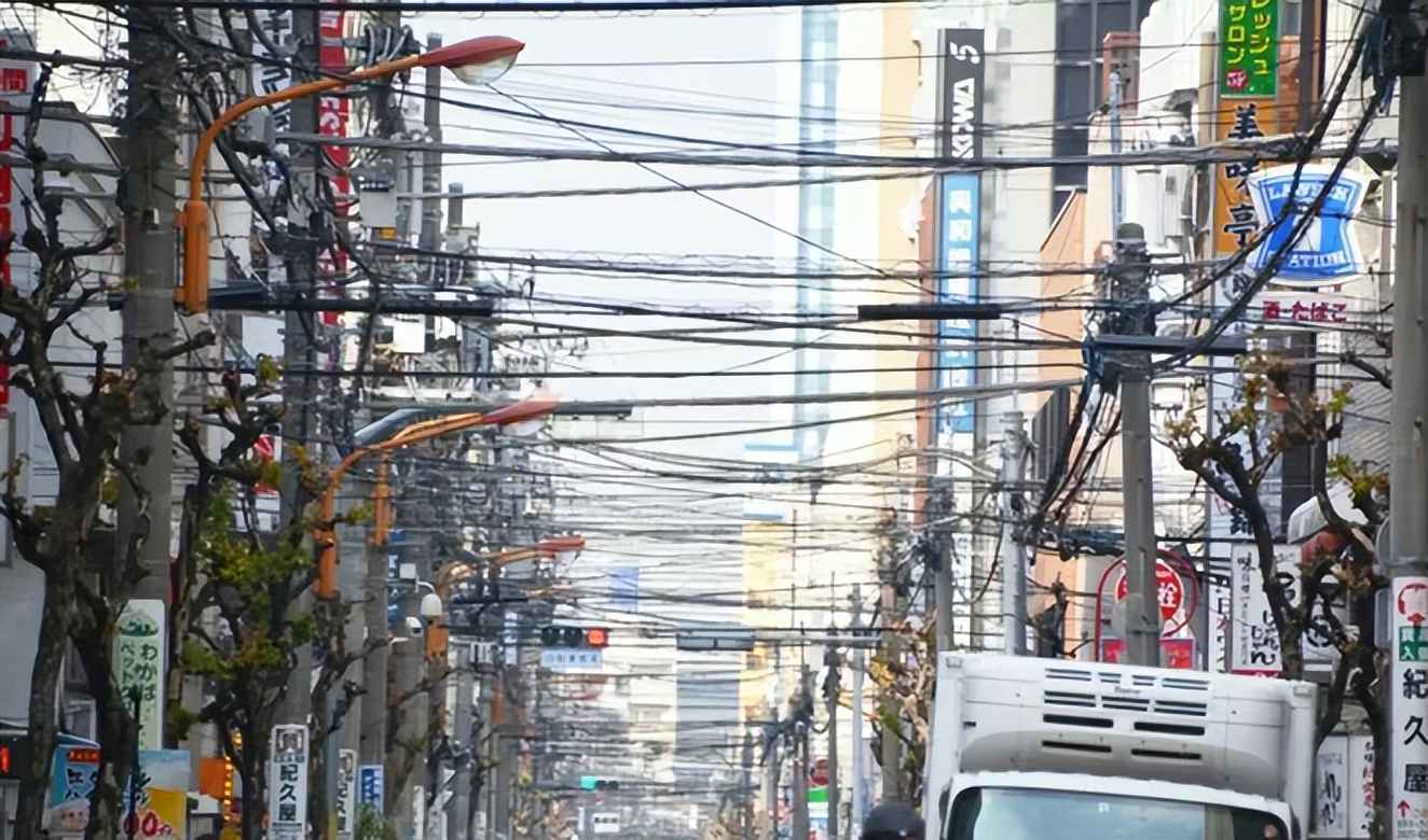 电力配管图 日本电线如 “蛛网”，德国全地下：各国布线，藏着多少实力差距？