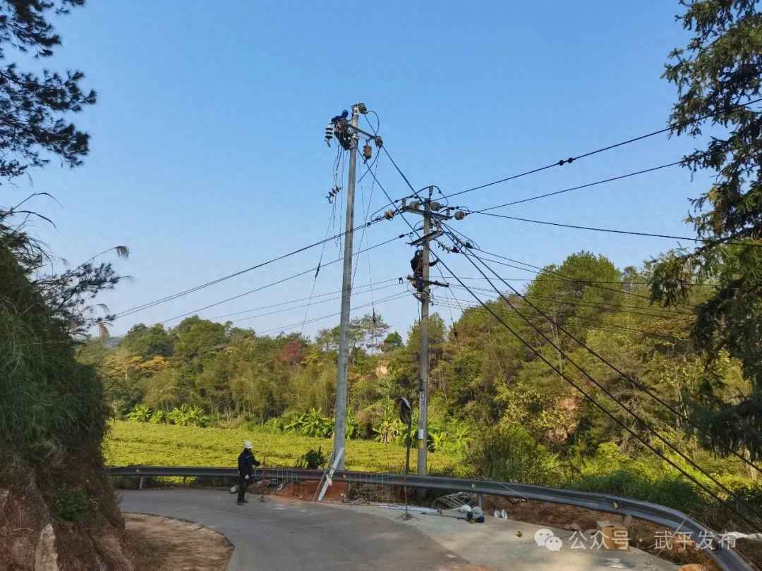 武平HFB电力管安装项目圆满成功，3000余户居民乐享“手拉手”供电