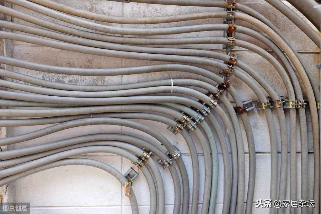 电力管安装卡子尺寸 电路中的PVC线管怎么安装?中间8米加一个过线盒吗?为什么? 电力管安装卡子尺寸 电路中的PVC线管怎么安装?中间8米加一个过线盒吗?为什么?