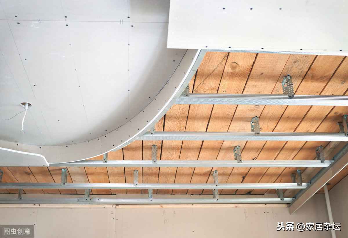 电力管安装卡子尺寸 电路中的PVC线管怎么安装?中间8米加一个过线盒吗?为什么? 电力管安装卡子尺寸 电路中的PVC线管怎么安装?中间8米加一个过线盒吗?为什么?