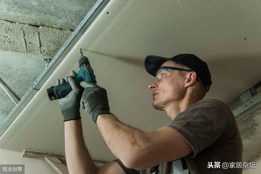 电力管安装卡子尺寸 电路中的PVC线管怎么安装?中间8米加一个过线盒吗?为什么? 电力管安装卡子尺寸 电路中的PVC线管怎么安装?中间8米加一个过线盒吗?为什么?