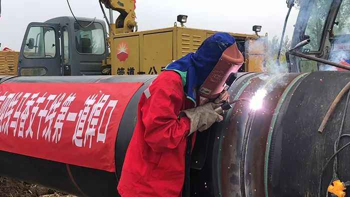 中国管道工程新纪元：44吨电力顶管技术引领安哥拉258亿美元项目突破